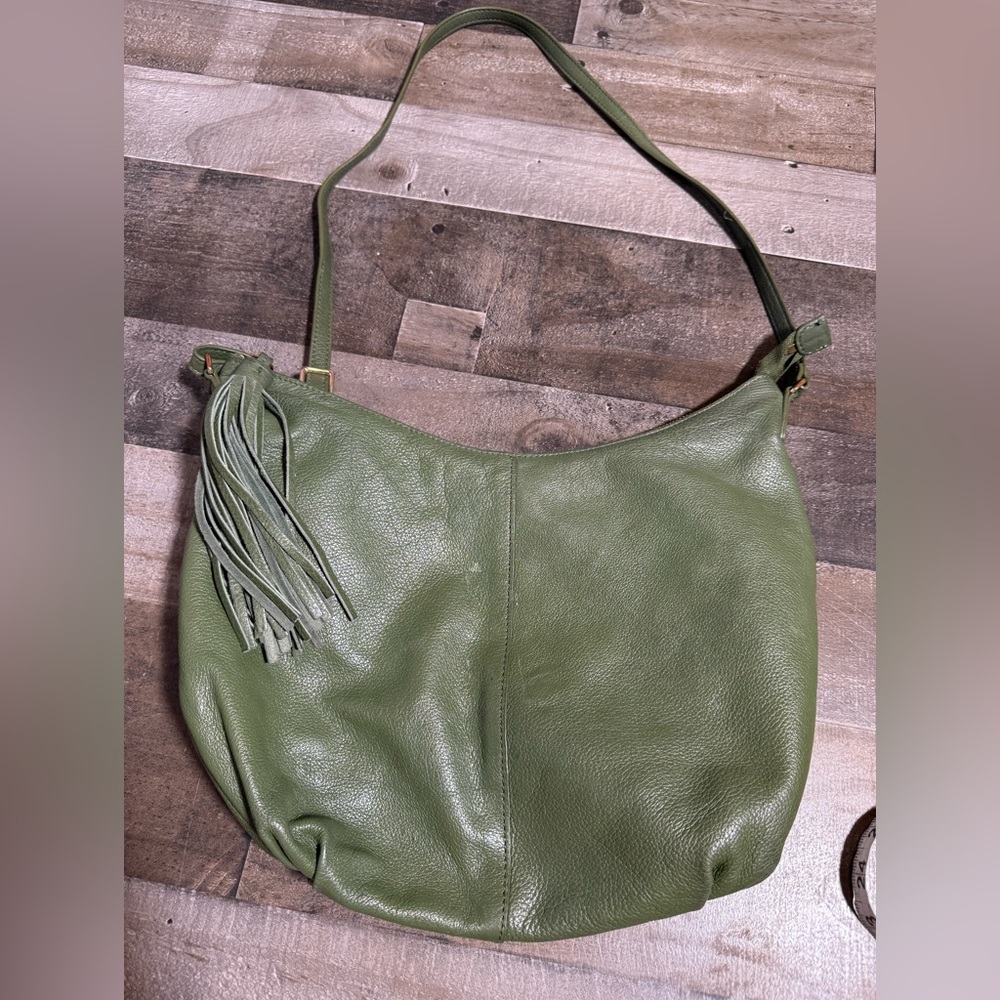 Margot Green Tassle Zipper Purse - Picture 2 of 7